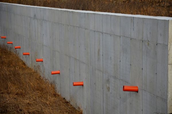 Cost of Retaining Wall Drainage in Shawnee